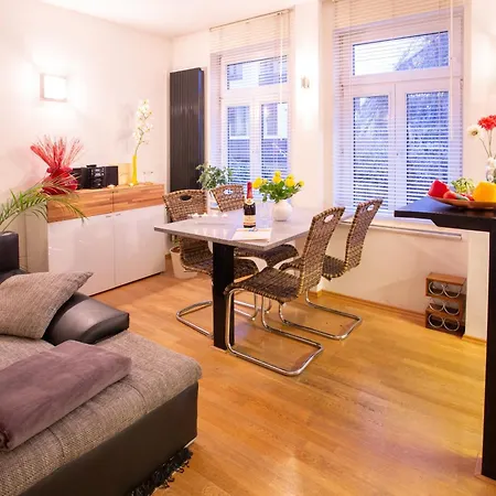 1, Rothenburger Strasse Apartamento *