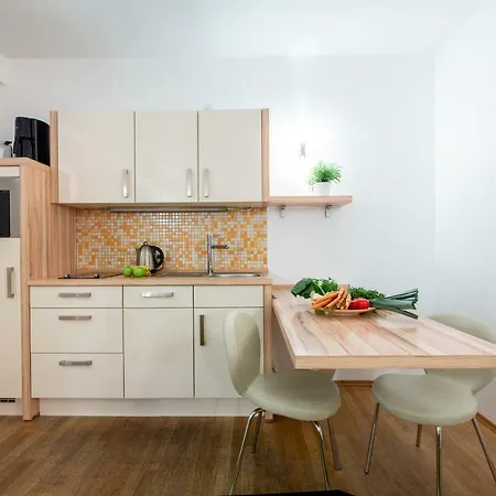 1, Rothenburger Straße